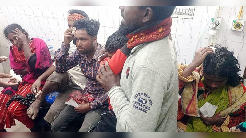 মসজিদের টাকা নিয়ে দুই গ্রুপের সংঘর্ষে আহত শতাধিক